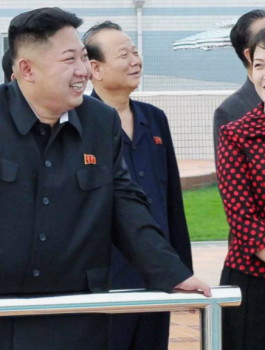 بالفيديو: زوجة زعيم كوريا الشمالية الغامضة تغني من أجل الثورة