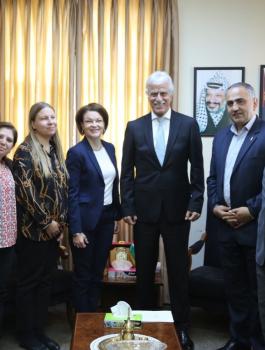 التربية وفنلندا والاردن 