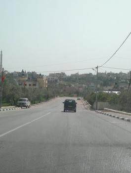 تعبيد طريق في كفرثلث 