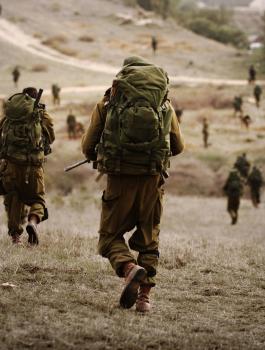 الجيش الاسرائيلي يدفع بكتائب عسكرية الى الضفة الغربية 