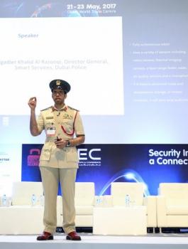 دبي تعلن رسمياً عن انضمام أول شرطي "آلي" لكوادرها
