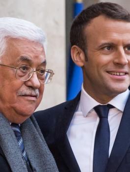 محمود عباس والرئيس الفرنسي 