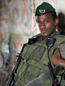 عائلة الجندي الاسير منغستو تلتقي بالرئيس  عباس  