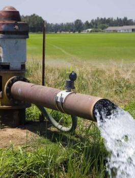 حفر بئر واستخراج المياه 