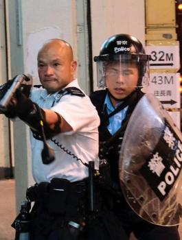 شرطة هونغ كونغ والمسلمين 