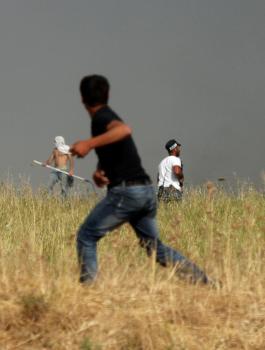 المستوطنين والجيش الاسرائيلي في الضفة الغربية 