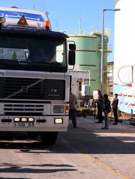 ادخال الوقود القطري الى غزة 