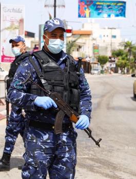 الشرطة الفلسطينية ورا