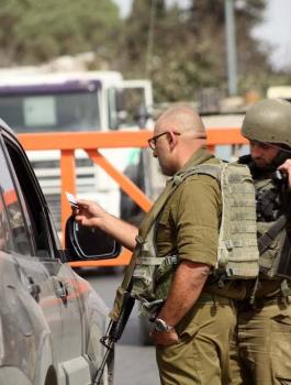 الحواجز الاسرائيلية في الضفة الغربية 