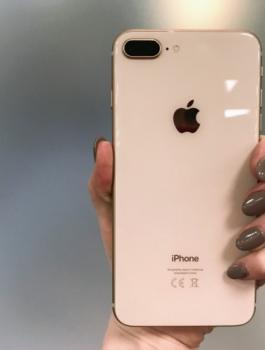 هواتف شركة آبل 