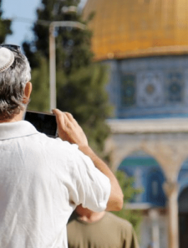 اقتحام المستوطنين للمسجد الأقصى المبارك 