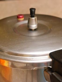 انفجار طنجرة ضغط 