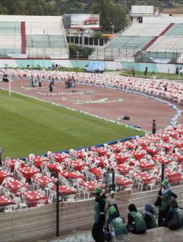 الجزائر تنظم أكبر افطار جماعي في العالم 