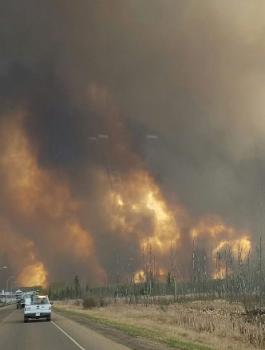 160505114458-fire-canada-oil-town-fort-mcmurray-alberta-780x439