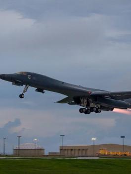 قاذفات امريكية فوق كوريا الشمالية 