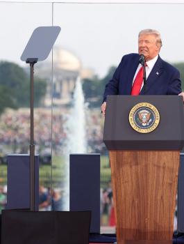 ترامب وفيروس كورونا 