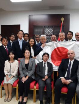 الرئيس وشركات يابانية 