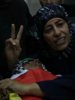 والدة الشهيد شماسنة 