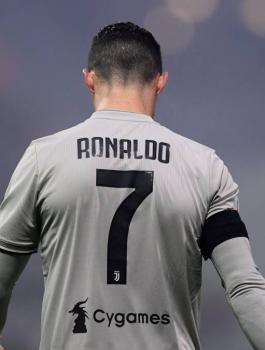 رونالدو وفيرو س كورونا 