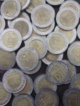 عملات مزيفة