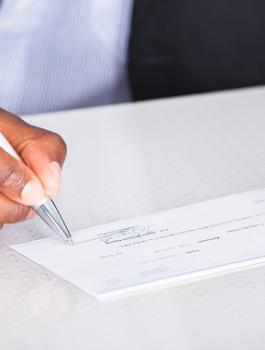 الشيكات الراجعة في فلسطين 