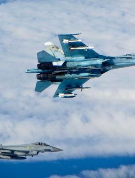 اعتراض طائرة حربية امريكية فوق البحر الأسود 