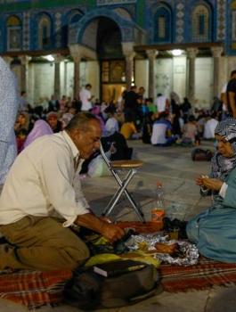 عدد ساعات الصيام في فلسطين 