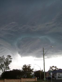 عاصفة قوية تضرب سيدني 