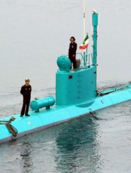 زوارق ايرانية تتحرش بامريكية 