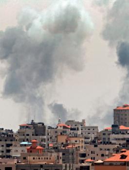 اسرائيل  تقصف غزة 