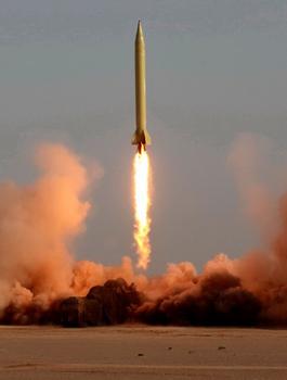 ايران تطلق صواريخ باليستية نحو سوريا 