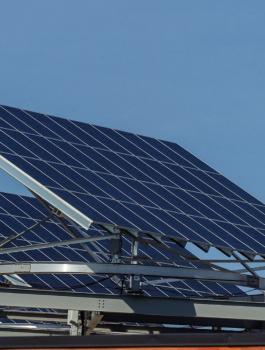 تركيب لوحات ىشمسية على مدارس حكومية 