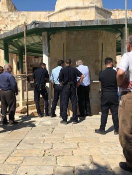 الاحتلال يعتقل اربعة من موظفي الاوقاف في القدس 