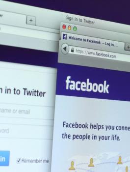 فيسبوك وتويتر والخبراء 