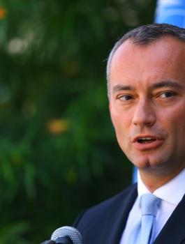 ميلادينوف وغزة 