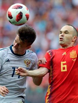 انيستا يعتزل اللعب دولياً