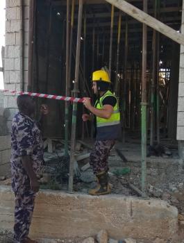 انهيار مبنى في مخيم الدهيشة 