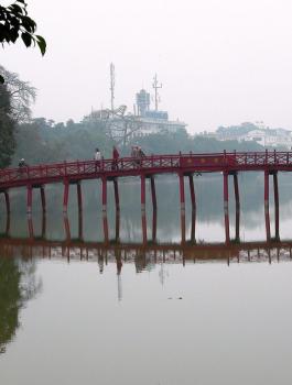 اكتشاف جسر قطار مفخخ