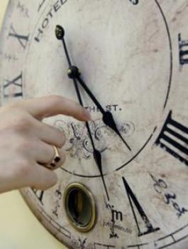 موعد بدء التوقيت الشتوي في فلسطين 