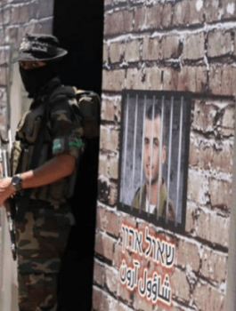 الاسرى لدى القسام 