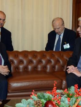 الرئيس-محمود-عباس،أثناء-لقاء-الرئيس-اليوناني-بروكوبيس-بافلوبولوس.-685x457