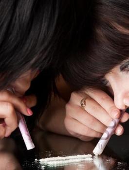 ادمان المخدرات بين النساء 