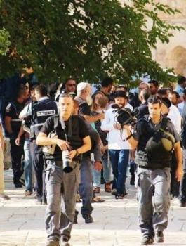 اقتحام المستوطنين للمسجد الأقصى المبارك 