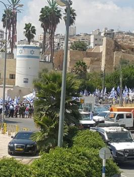 مسيرات للمستوطنين في الخليل 