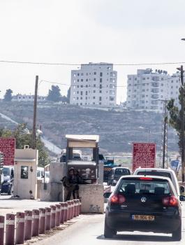 اعادة فتح حاجز بيت ايل 