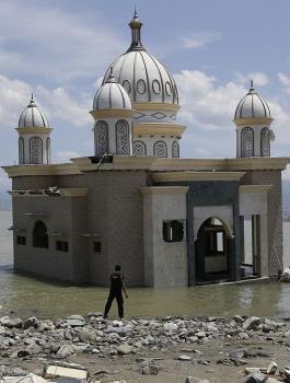 قتلى في اندونيسيا 