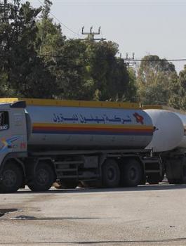 ادخال محروقات لغزة 
