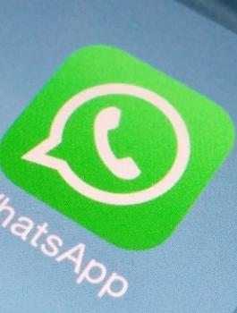 واتساب تتيح إضافة خلفية ملونة لميزة جديدة 