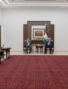 الرئيس ووفدمن الخليل 