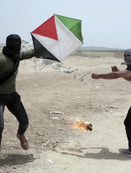 جيش الاحتلال ينشر منظومة جديدة في محاولة لمواجهة الطائرات الورقية الحارقة